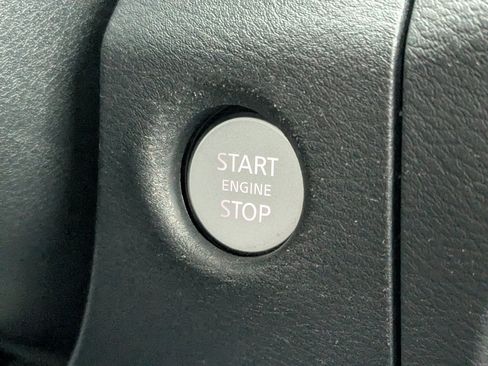 Used 2022 Nissan Frontier SV image 30