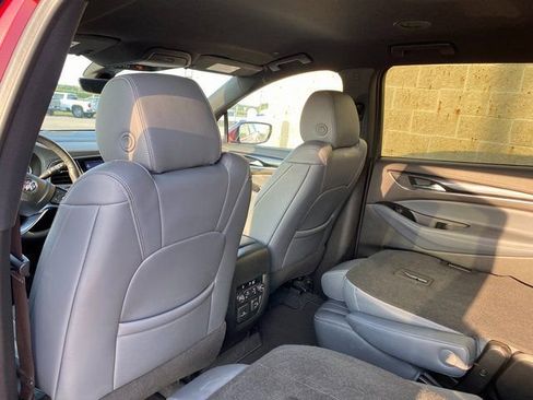 Used 2024 Buick Enclave Premium image 9