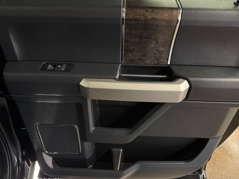 Used 2022 Ford F250 Lariat image 24