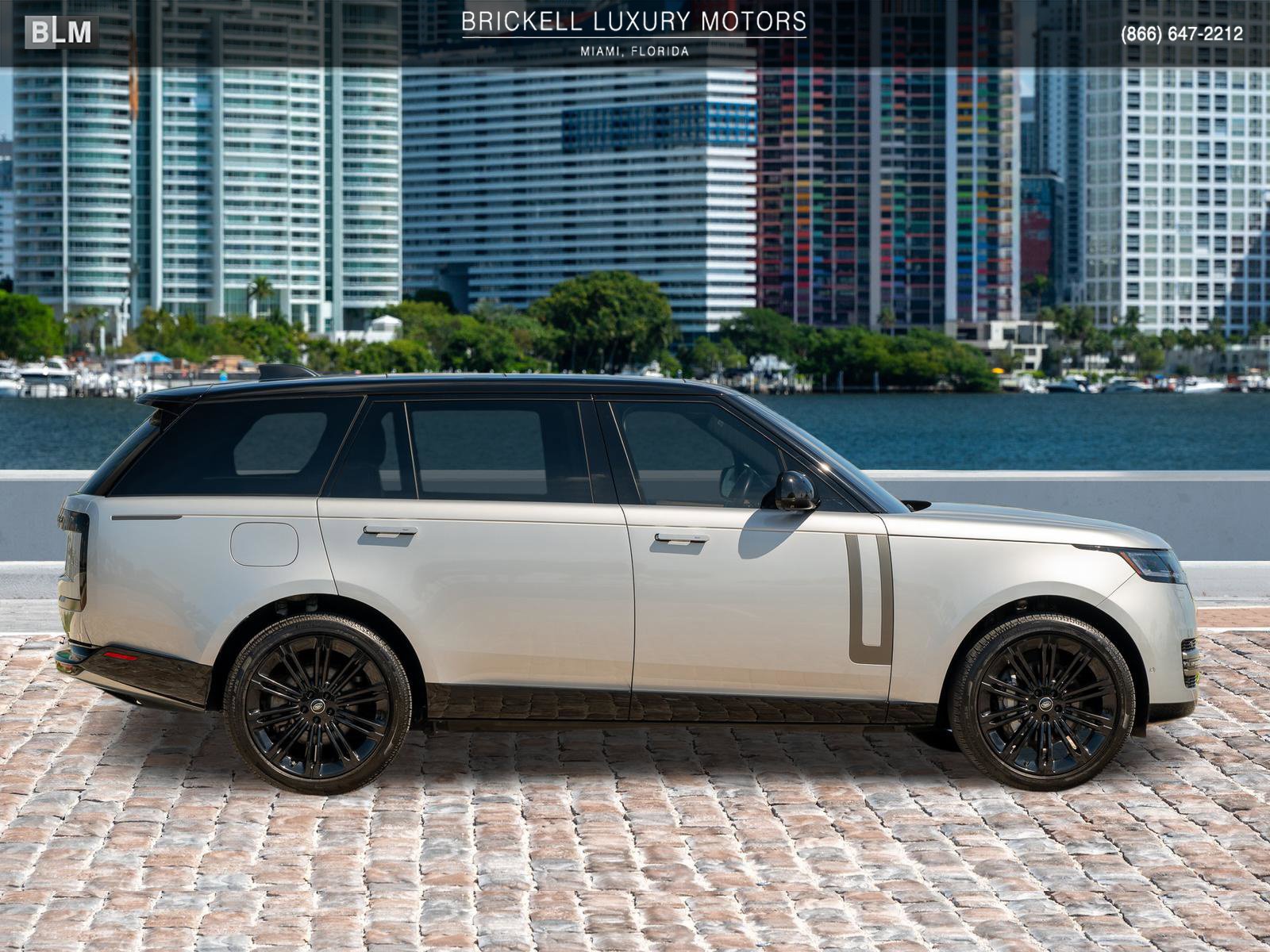 Used 2025 Land Rover Range Rover Long Wheelbase SE AWD/4WD image 4