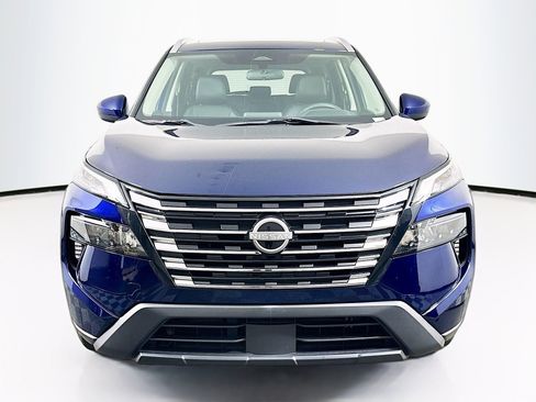 Used 2024 Nissan Rogue SV w/ SV Premium Package FWD image 2