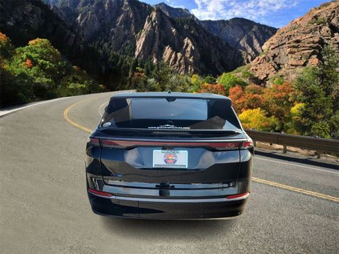 Used 2024 Jeep Wagoneer Launch Edition image 4