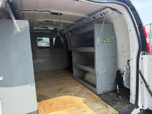 Used 2021 GMC Savana 2500 w/ Driver Convenience Package RWD image 28