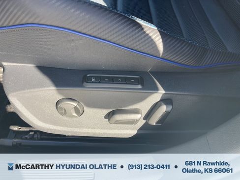 Used 2022 Volkswagen Golf R image 22