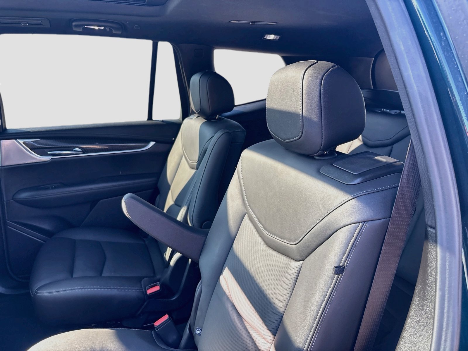 Used 2025 Cadillac XT6 Sport w/ Technology Package AWD/4WD image 26