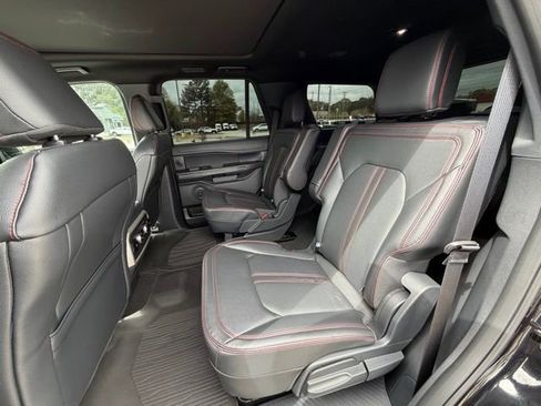Used 2024 Ford Expedition Limited image 17
