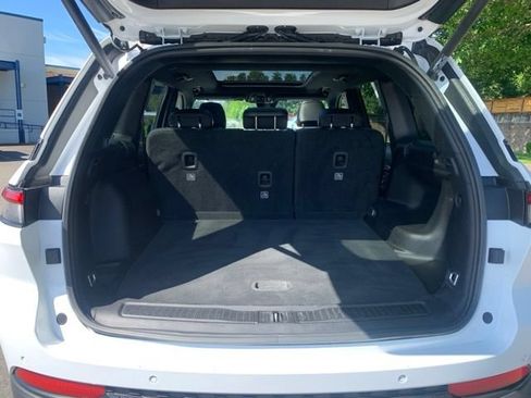 Used 2024 Jeep Grand Cherokee Limited w/ Luxury Tech Group II AWD/4WD image 5