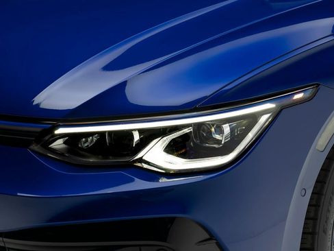 Used 2024 Volkswagen Golf R image 57