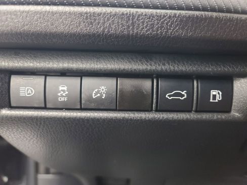 Used 2025 Toyota Camry SE image 27