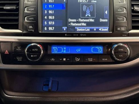 Used 2016 Toyota Highlander Limited Platinum FWD image 30