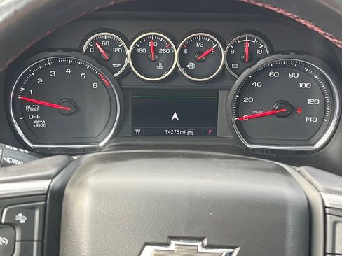 Used 2021 Chevrolet Suburban RST w/ Luxury Package image 13