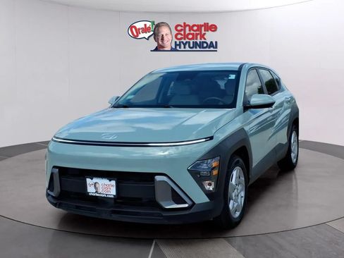 Used 2024 Hyundai Kona SE FWD image 1