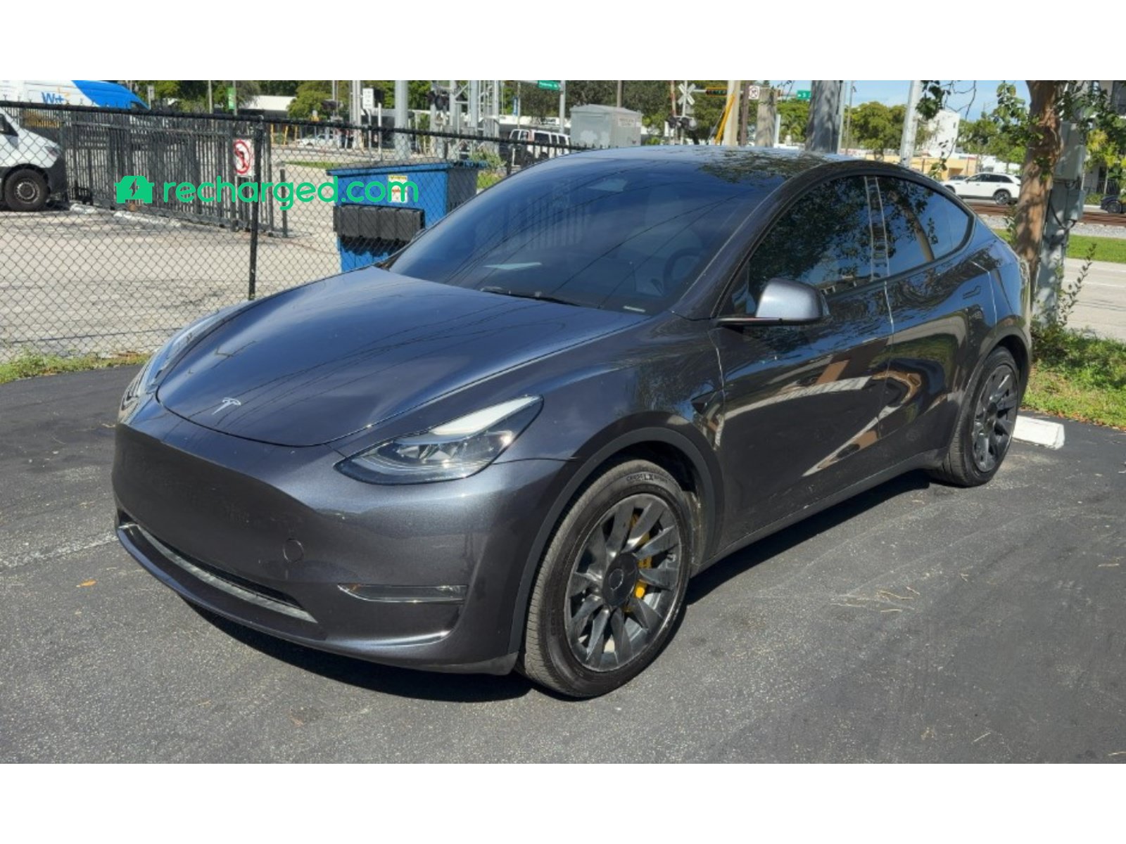 Used 2024 Tesla Model Y Long Range AWD/4WD image 1