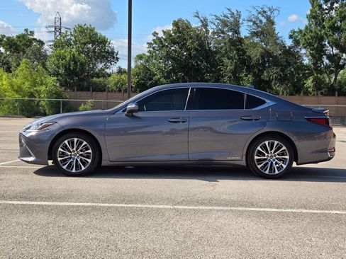 Used 2020 Lexus ES 300h w/ Premium Package FWD image 7