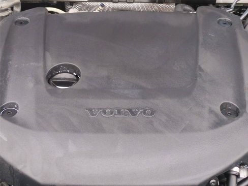 Certified 2025 Volvo XC90 B6 Plus AWD/4WD image 24