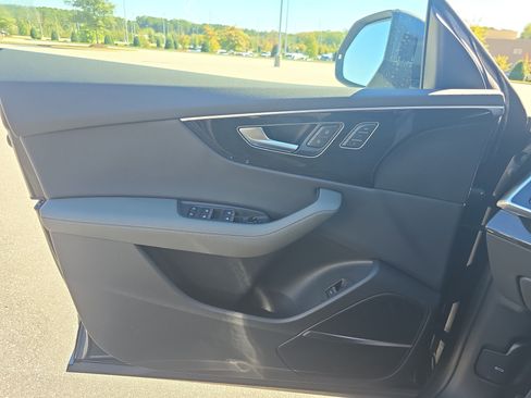 New 2025 Audi Q8 Premium Plus image 25