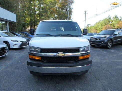 Used 2018 Chevrolet Express 3500 LT w/ LT Preferred Equipment Group image 2