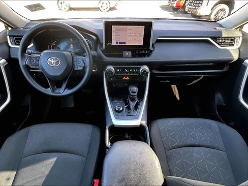 Used 2025 Toyota RAV4 XLE image 21