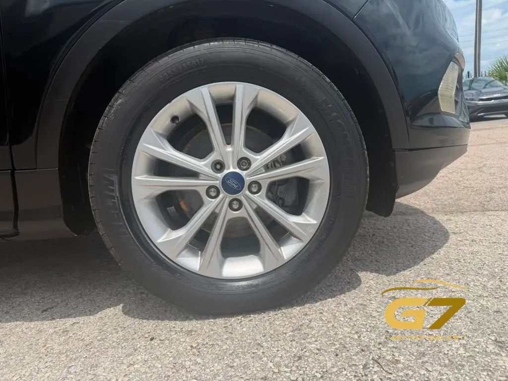 Used 2017 Ford Escape SE FWD image 8