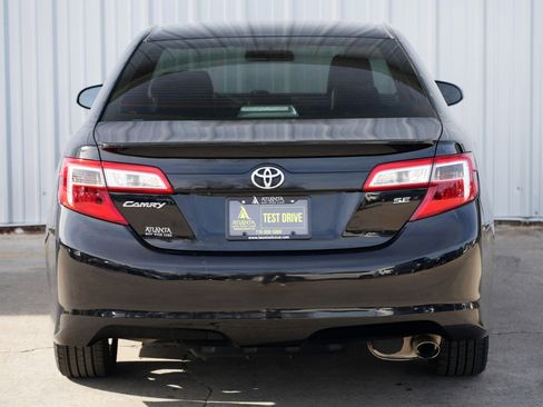 Used 2014 Toyota Camry SE image 42