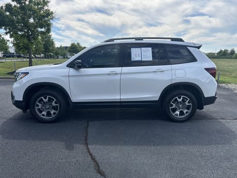 Used 2023 Honda Passport TrailSport image 6