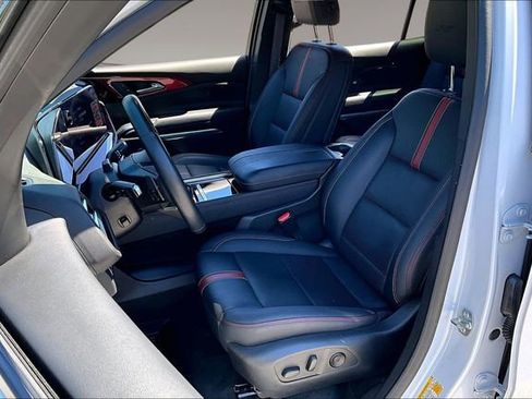 Used 2024 Chevrolet Traverse RS w/ LPO, Floor Liner Package AWD/4WD image 20