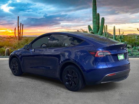 Used 2023 Tesla Model Y Long Range AWD/4WD image 5