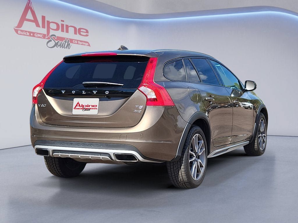 Used 2018 Volvo V60 T5 Cross Country AWD/4WD image 5