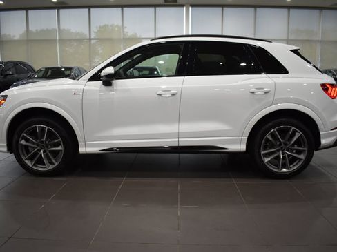 Used 2025 Audi Q3 2.0T Premium w/ Convenience Package AWD/4WD image 17