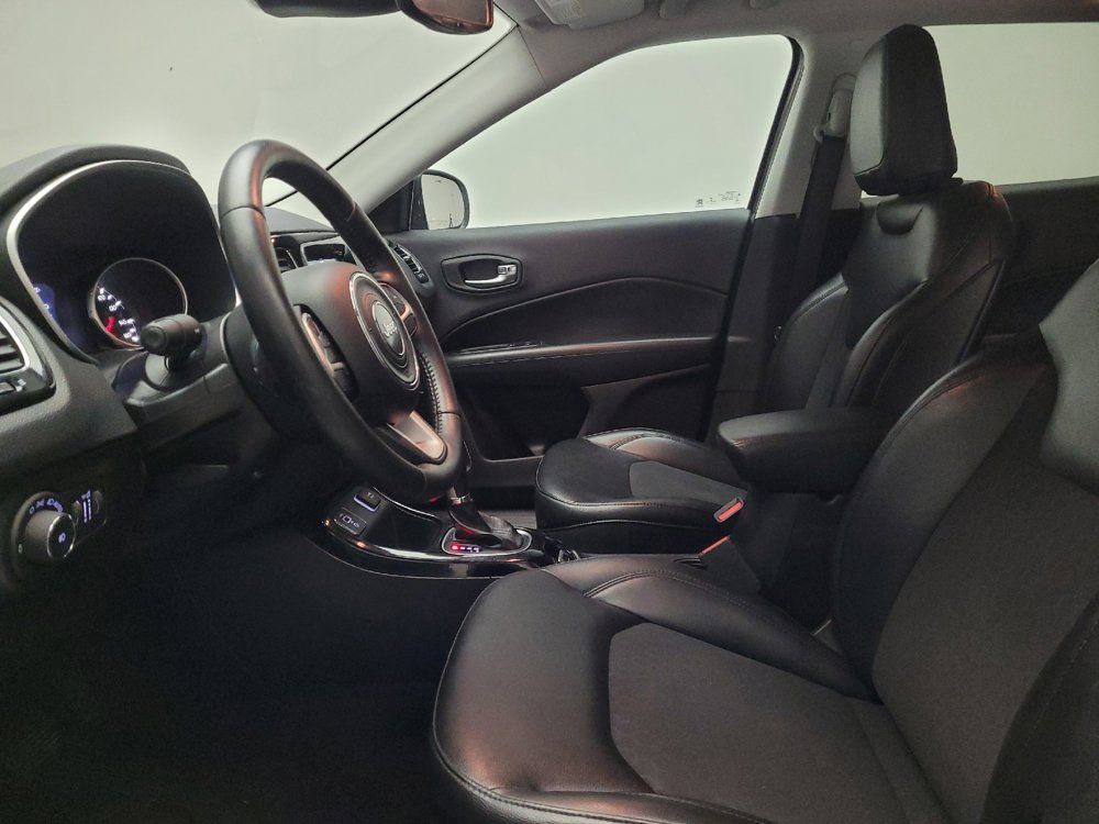 Used 2018 Jeep Compass Latitude w/ Popular Equipment Group FWD image 17