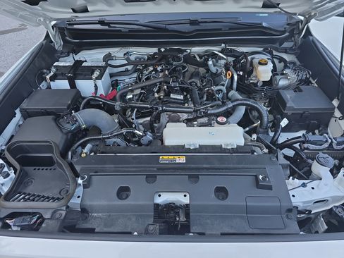 Used 2024 Toyota Tacoma TRD Sport w/ TRD Sport Upgrade Package RWD image 30