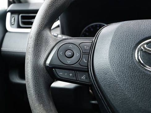 Used 2019 Toyota RAV4 LE FWD image 13