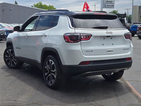 Used 2023 Jeep Compass Limited AWD/4WD image 11