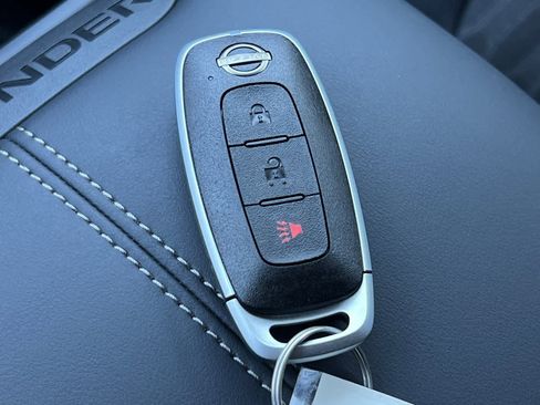 New 2025 Nissan Pathfinder S image 26