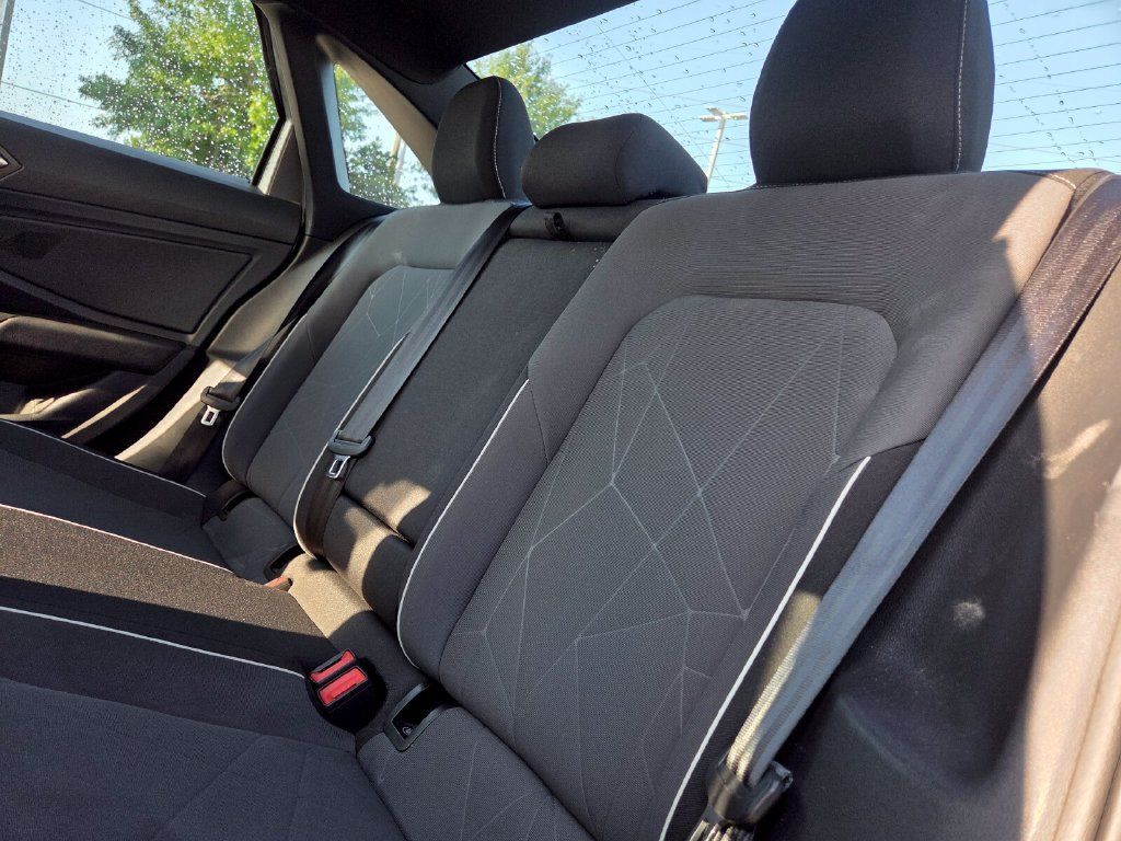 Used 2025 Volkswagen Jetta Sport FWD image 22