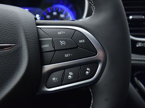 New 2026 Chrysler Pacifica Select AWD/4WD image 23