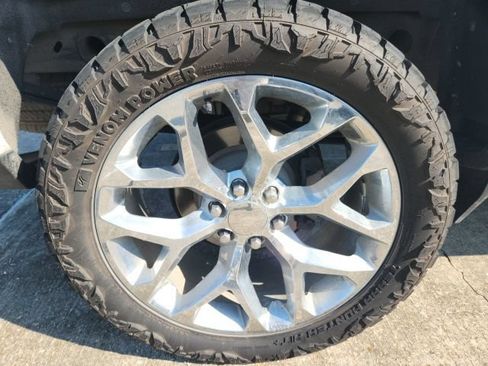 Used 2018 Chevrolet Silverado 1500 LT w/ Texas Edition RWD image 12