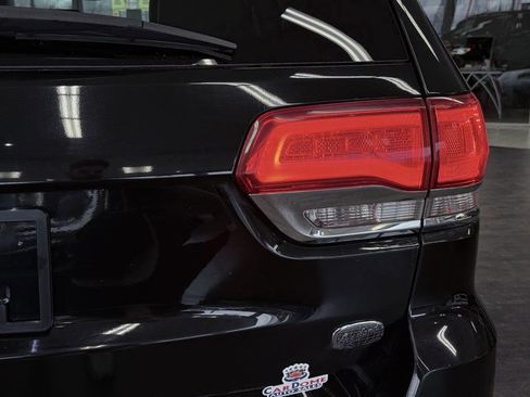 Used 2018 Jeep Grand Cherokee Overland image 15