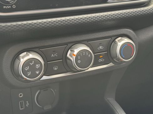 Used 2024 Nissan Kicks S FWD image 11
