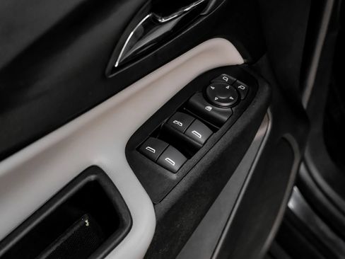 Used 2020 Chevrolet Equinox LS w/ LPO, Floor Liner Package FWD image 46