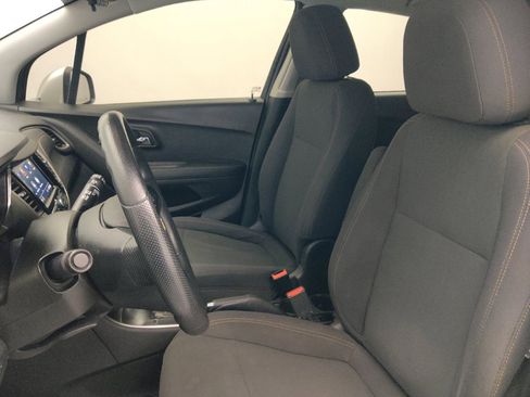Used 2020 Chevrolet Trax LS w/ Tint and Cruise Package FWD image 17