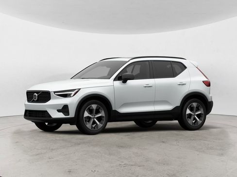New 2026 Volvo XC40 B5 Core w/ Protection Package Premier image 6