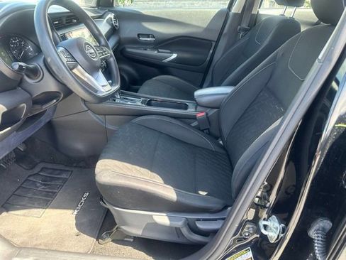 Certified 2022 Nissan Kicks SV FWD image 7