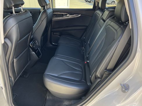 Certified 2022 Lincoln Nautilus Reserve w/ Equipment Group 201A image 29