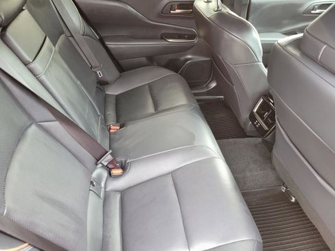 Used 2024 Toyota Crown AWD/4WD image 13