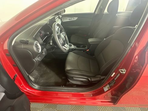 Used 2024 Kia Forte LXS FWD image 13