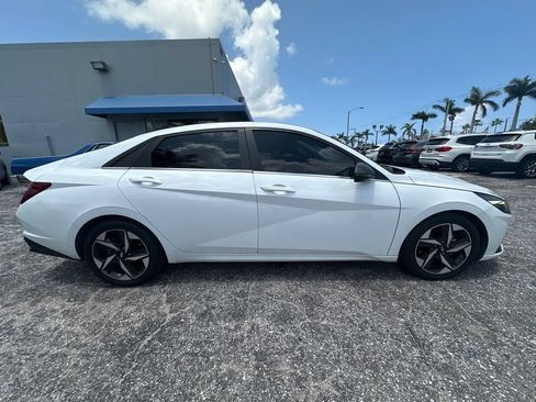 Used 2021 Hyundai Elantra Limited FWD image 6