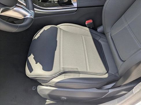 Certified 2025 Mercedes-Benz C 300 Sedan image 4