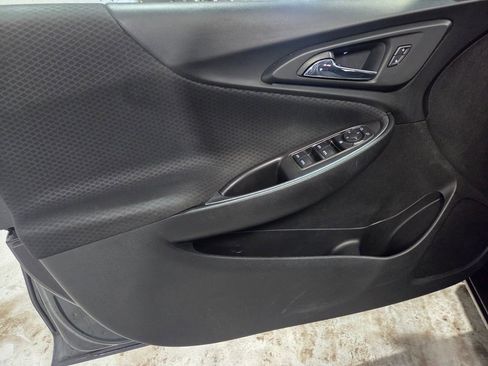 Used 2016 Chevrolet Malibu LT image 10