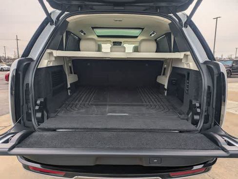 Used 2025 Land Rover Range Rover Long Wheelbase SE AWD/4WD image 33